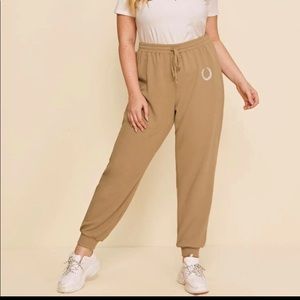 Embroidered detailed jogger sweatpants